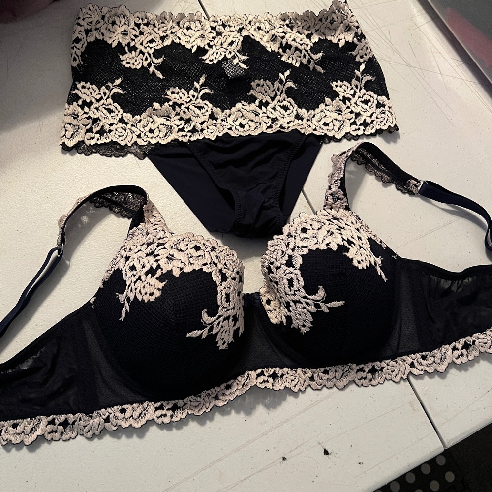 Intimissimi Bra and Panty Set